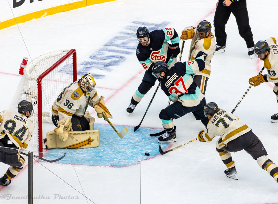 William Karlsson with Golden Knights teammates at the 2024 Winter Classic in Seattle