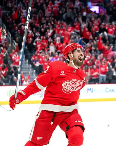 Dylan Larkin with the Detroit Red Wings against Chicago in January 2018